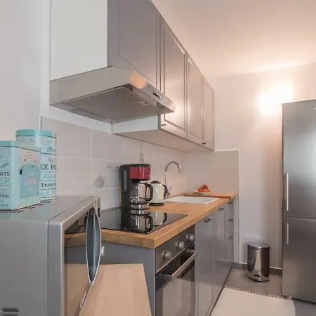 Alice App2 Apartment *