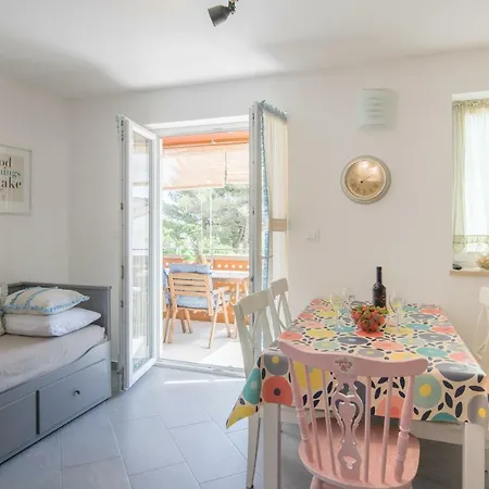 Alice App2 Apartment *